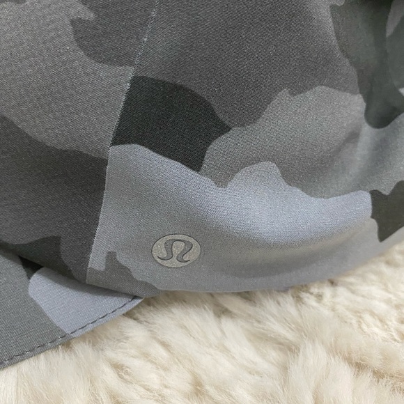 New with tags Lululemon Fast and Free Run Camo Hat - One Size - Picture 3 of 7